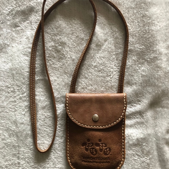 Brand new Roots sling bang collector's item - Picture 1 of 8